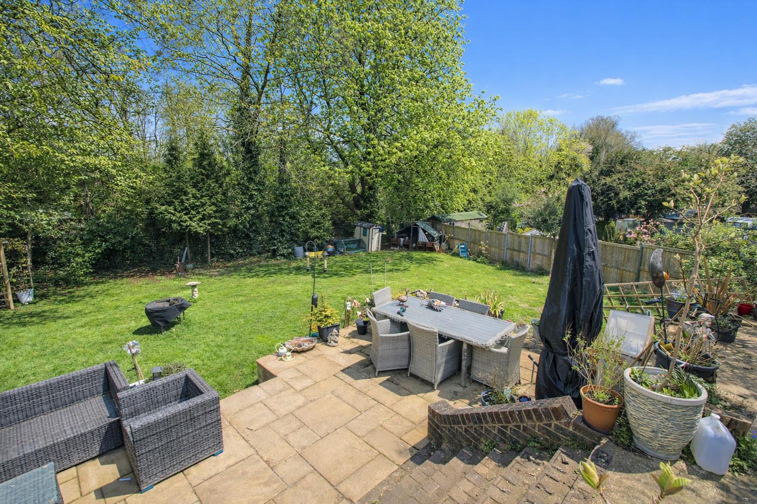 5 bed property in Northwood Road, Carshalton